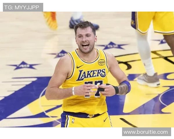 东契奇24+12激活艾顿!夯夯维亚防卫太硬,墨菲35分,鹈鹕该重建了